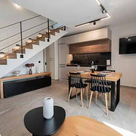 Trithiron Luxury Apartmán