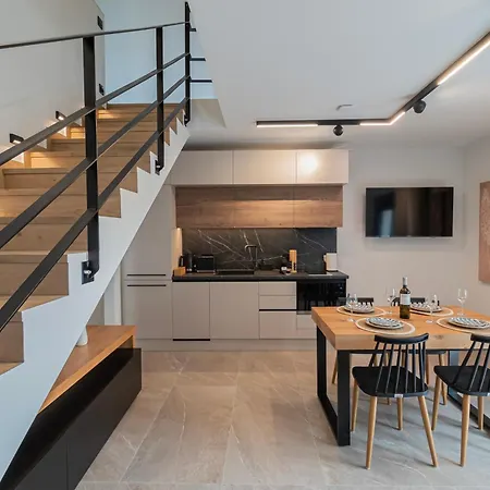 Trithiron Luxury Apartmán Nea Moudania