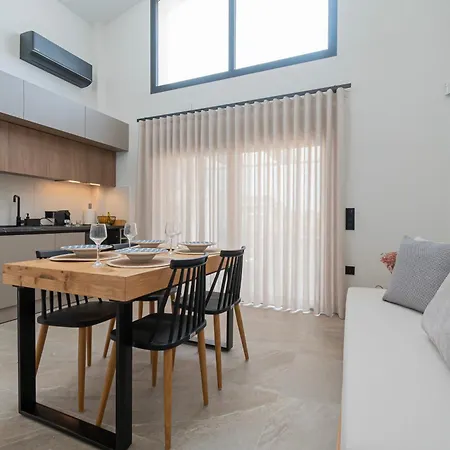 Trithiron Luxury Apartmán Nea Moudania