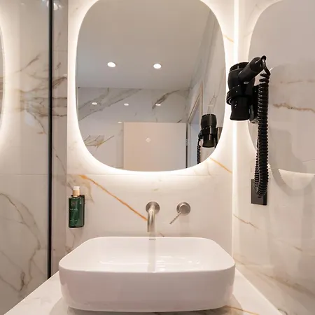 Trithiron Luxury Apartmán