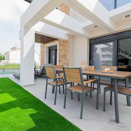 Trithiron Luxury Apartmán Nea Moudania