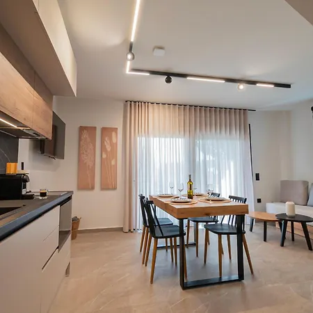 Trithiron Luxury * Nea Moudania