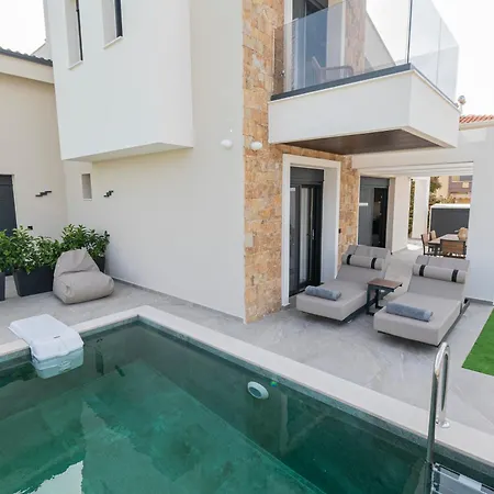 Trithiron Luxury