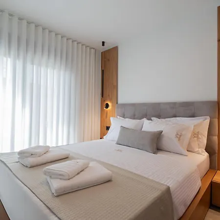 Trithiron Luxury Apartmán *